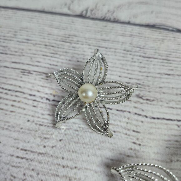 VTG Sarah Coventry MCM Brooch & Clip On Earrings Set Moon Flower Wearable Art - Picture 4 of 8